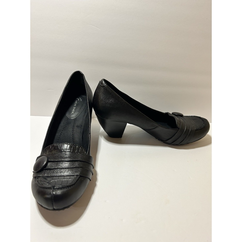 Wear Ever🦶Women's Size 9M Petra Slip On Pumps Button & Croc Detail Black EUC